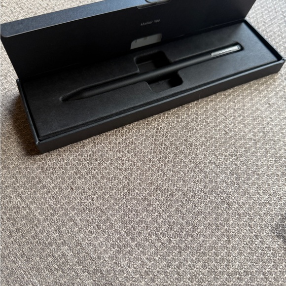 reMarkable2 E-Ink Tablet and Marker Plus refurbished - Picture 4 of 6